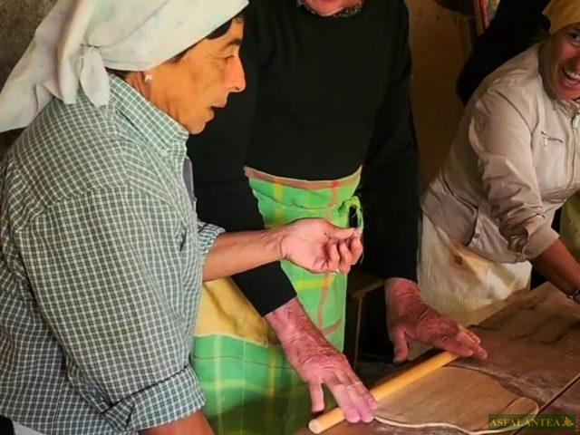 Arrubba e ricchi pemmu duna e poveri – Ruba ai ricchi per dare ai poveri