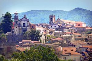 Source: https://calabriastraordinaria.it/api/image-loader?url=https%3A%2F%2Fcalabriastraordinaria.it%2Fstorage%2Fimages%2F3274%2Fpolistena-4.jpg&w=1200&q=75