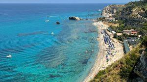 Source: https://spiagge.life/img/2929/900/500/spiaggia-la-scalea-santa-domenica_2929.jpg