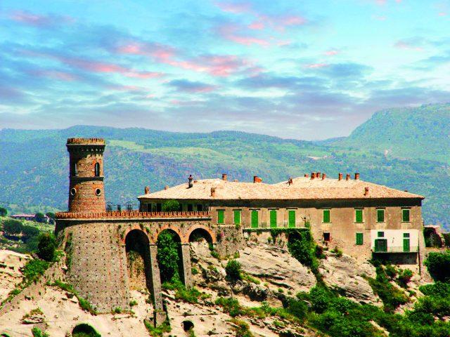 Il I° MAGGIO calabrese a Caccùri (KR) si fanno LE FESTE DI MAYA.