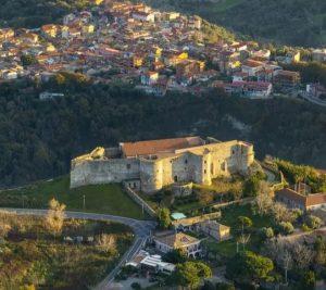 Source: https://thumbs.dreamstime.com/b/aerial-view-norman-swabian-castle-vibo-valentia-calabria-italy-panoramic-valley-village-piscopio-background-town-439621072.jpg?w=768