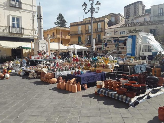 Per la festa di quest’ autunno visitiamo insieme la fiera di “Tutti i Sandi”di Pizzo Calabro